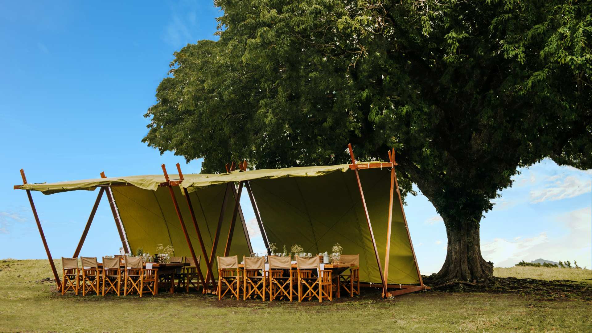 Exterior view with outdoor tent setup - Case Noyale